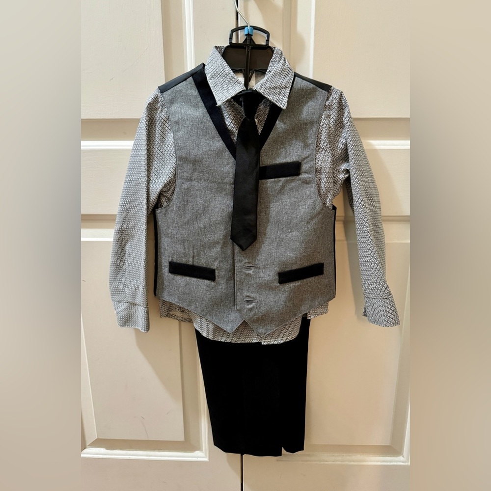 Van Heusen 4T Boys 4-piece vest suit set